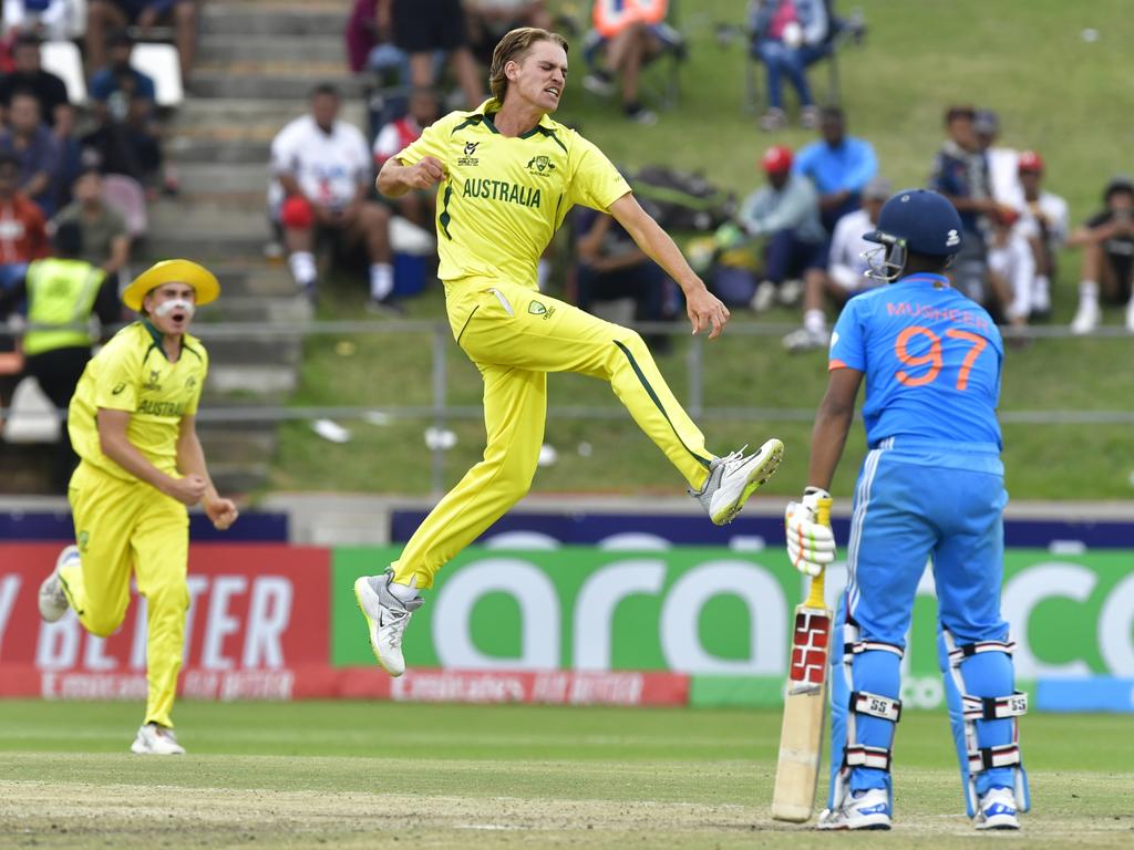 BENONI, SOUTH AFRICA - FEBRUARY 11:  Mahli Beardman of Australia celebrates a wicket with his teammates during the ICC U19 Men's World Cup 2024, Final match between India and Australia at Willowmoore Park on February 11, 2024 in Benoni, South Africa. (Photo by Sydney Seshibedi/Gallo Images)