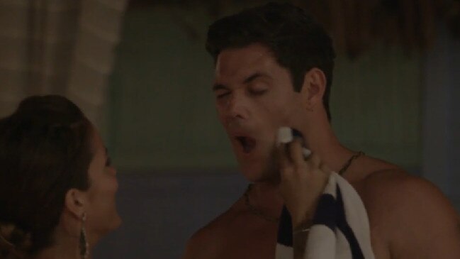 Elora: This will be cute. Apowlo: MUUMM THERE’S GREASE ON MY FACE