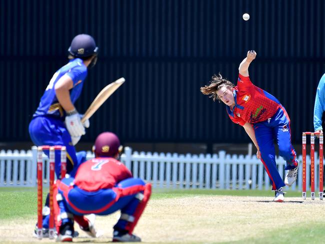 Toombul bowler Ryan WalkerT20 club cricket - Toombul v Sandgate RedcliffeSaturday December 4, 2021. Picture, John Gass