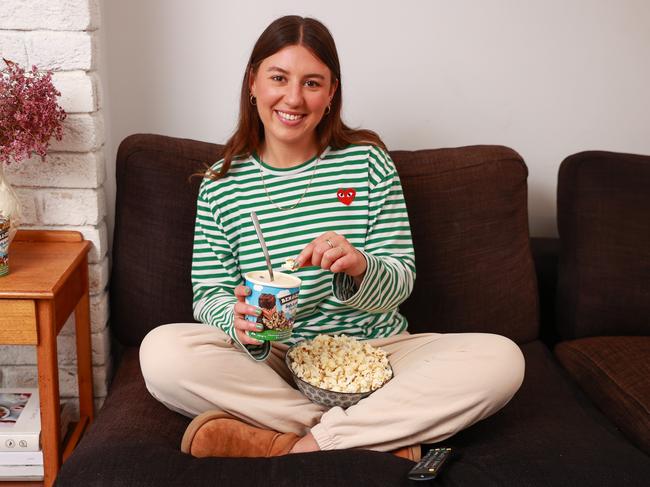 Daily Telegraph. 21, October, 2022.Holly Betts, at home, in Bondi today.She is among those cancelling plans to sit at home. Picture: Justin Lloyd.