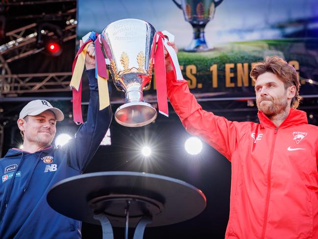 MELBOURNE, AUSTRALIA - NewsWire Photos - 27 September, 2024ALF GRAND FINAL PARADE captains meeting, Brisbane Lions Lachie Neale and Sydney Swans Dane Rampe NewsWire/Nadir Kinani