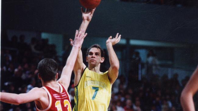 Larry Sengstock pictured playing for the Australia Boomers in July, 1992.