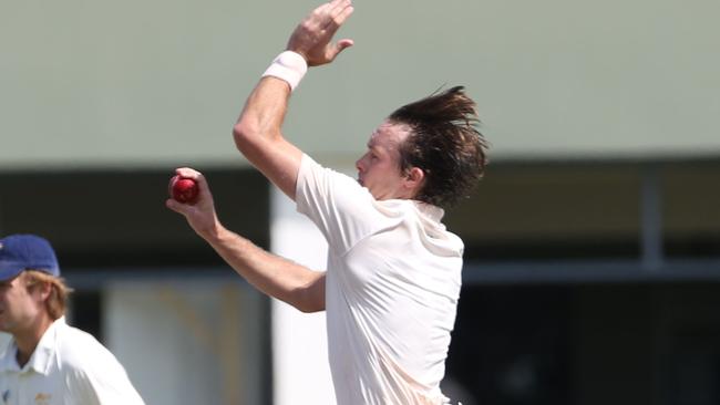 Ringwood fast bowler Michael Topp on the move. Picture: Stuart Milligan