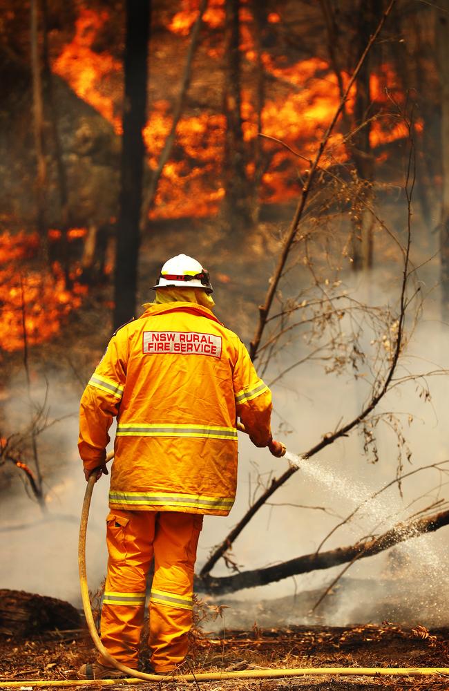 RFS crews hold back a fire front burning through Ben Bullen in December. Picture: Sam Ruttyn