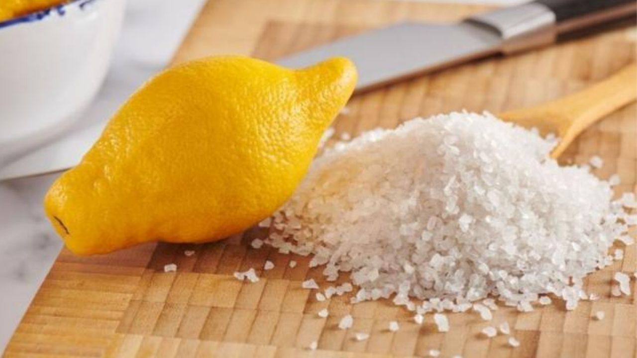 Removing Rust Stains From Clothes With Salt and Lemon Juice!  #whattodowithlemons #lemons 