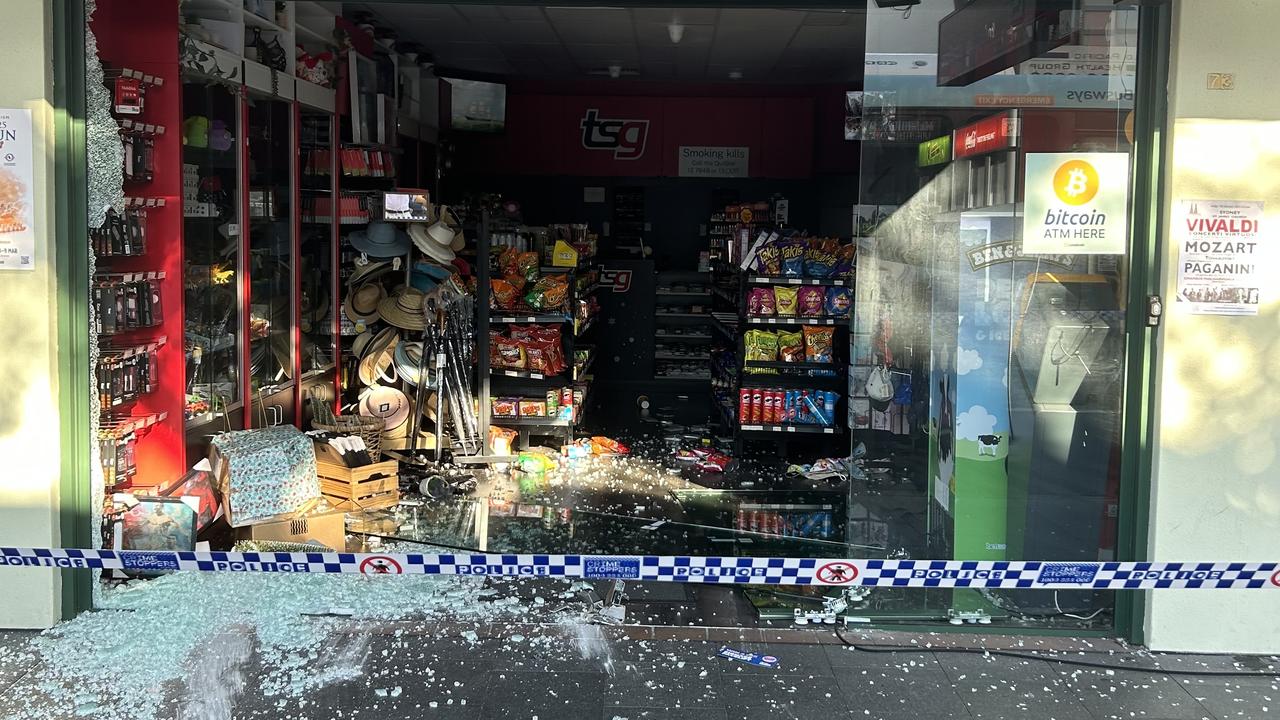 Tobacconist smashed in north shore ram raid