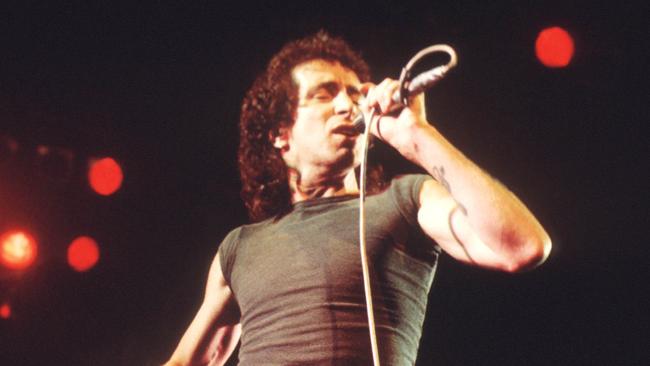 Bon Scott, buried at Fremantle Cemetery. Pic: Michael Putland/Getty Images)