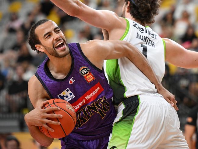 GOLD COAST, AUSTRALIA - SEPTEMBER 11: Xavier Cooks of the Kings drives to the basket during the 2024 NBL Blitz match between Sydney Kings and South East Melbourne Phoenix at Gold Coast Sports and Leisure Centre on September 11, 2024 in Gold Coast, Australia. (Photo by Matt Roberts/Getty Images) *** BESTPIX ***