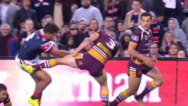 Latrell Mitchell giving Roberts The Big Don’t Argue.