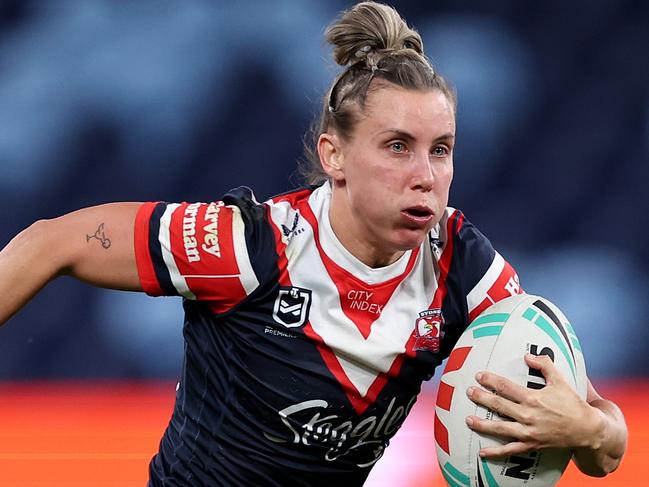 SYDNEY, AUSTRALIA - SEPTEMBER 01: Samantha Bremner of the Roosters runs with the ball during the round six NRLW match between Sydney Roosters and Canberra Raiders at Allianz Stadium on September 01, 2024 in Sydney, Australia. (Photo by Cameron Spencer/Getty Images)