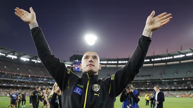 NCA. MELBOURNE, AUSTRALIA. August 24,   2024. AFL Round 24. Richmond vs Gold Coast Suns at the MCG.  Richmonds Dustin Martin  waves to the crowd during lap of honour    . Pic: Michael Klein