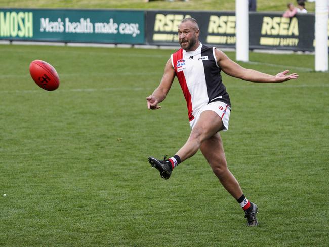 Madison Andrews takes a kick for St Kilda City. Picture: Valeriu Campan