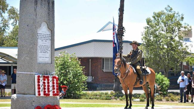 ARMISTICE CENTENARY: Residents of Roma turn out to pay tribute to those who have served. Picture: James Liveris