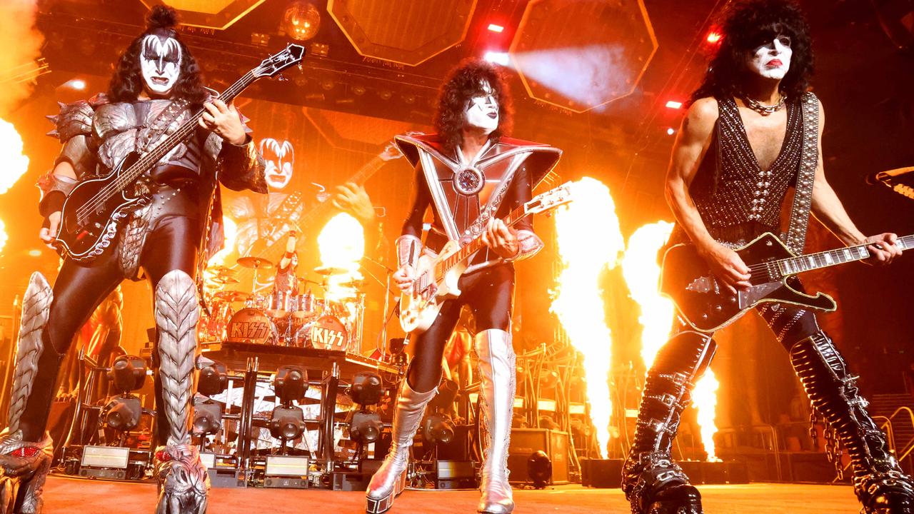 kiss australia tour support act