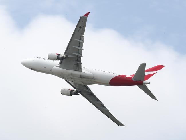 SYDNEY, AUSTRALIA - MARCH 14: A Qantas commercial plane takes off at Sydney Airport on March 14, 2019 in Sydney, Australia. The Civil Aviation Safety Authority (CASA) has suspended operations of the Boeing 737 MAX 8 in Australia following a deadly crash that killed 157 people in Ethiopia on Sunday 10 March. Up until CASA's decision Fiji Airways was the only airline flying the Boeing 737 MAX 8 aircraft in Australia after Singapore's SilkAir announced it was temporarily ground its six aircraft on Tuesday. Safety concerns about the model of aircraft were first raised in October 2018 after a Lion Air flight in Indonesia crashed, killing all 189 people aboard. Since Sunday's crash in Ethiopia, Boeing has announced plans to update the aircrafts software. (Photo by Cameron Spencer/Getty Images)