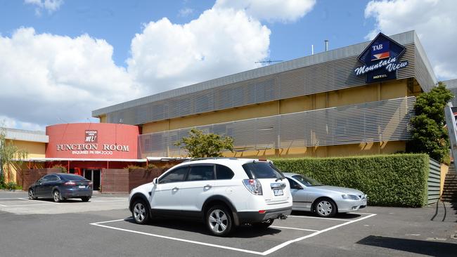 The Mountain View Hotel in Glen Waverley still operates today, but its nightclub is long gone. Picture: Lawrence Pinder