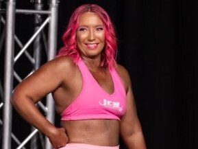 ‘Be yourself’: Bubbly pink bodybuilder breaking barriers