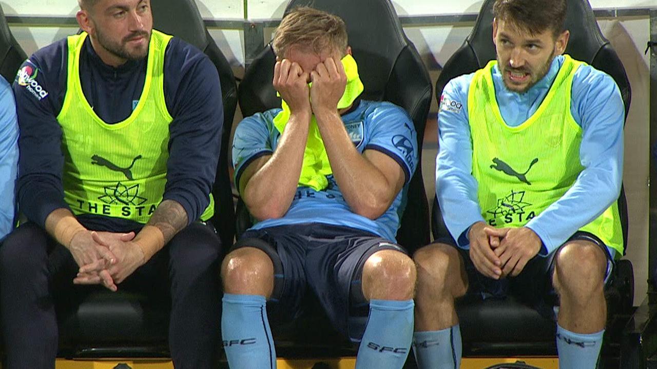 De Jong appeared to be in tears