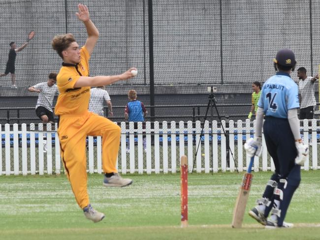 Jack Edwards comes in to bowl. Picture: Sean Teuma