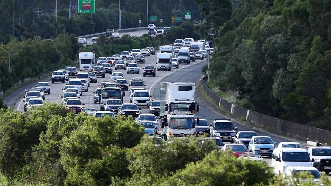 Southbound traffic on the M1 at Helensvale at 4.30pm on a Monday afternoon. Picture: Nigel Hallett.