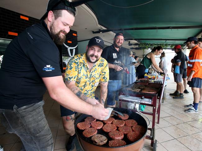 Fraser Green of Meat at Billys Rosalie put on a free BBQ for Rosalie’s clean up crew. Picture: Steve Pohlner