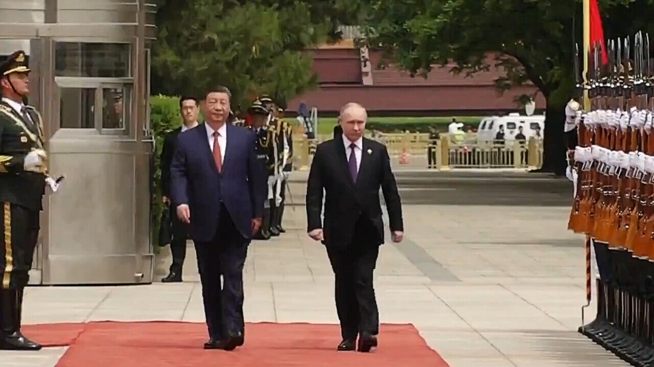 Vladimir Putin meets Xi Jinping in China