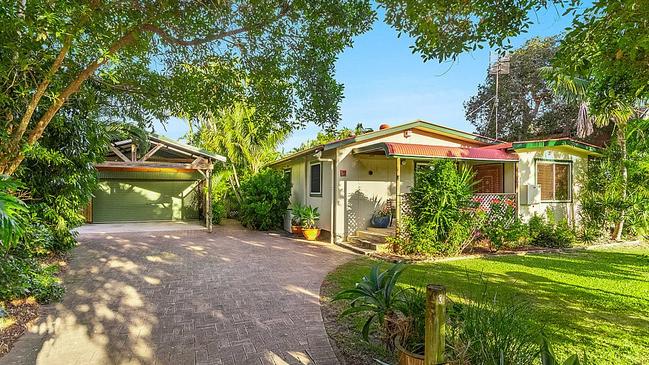 14 Beach St Yamba – sold for $2.666m