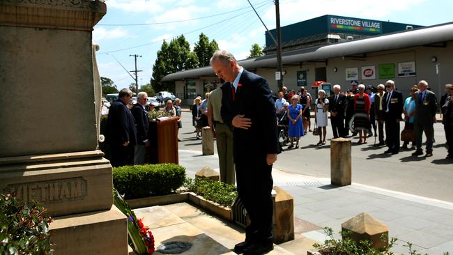 Kevin Conolly paying his respects.