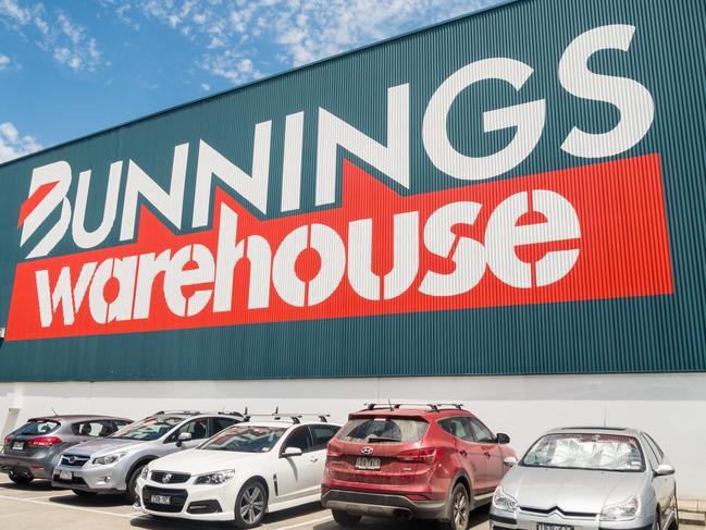 Melbourne, Australia  January 3, 2016: Bunnings Warehouse, owned by Wesfarmers, is the largest hardware business in Australia. This is the suburban Nunawading store.