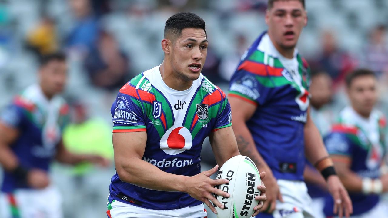 Warriors captain Roger Tuivasa-Sheck is considering leaving the club to play rugby in New Zealand.