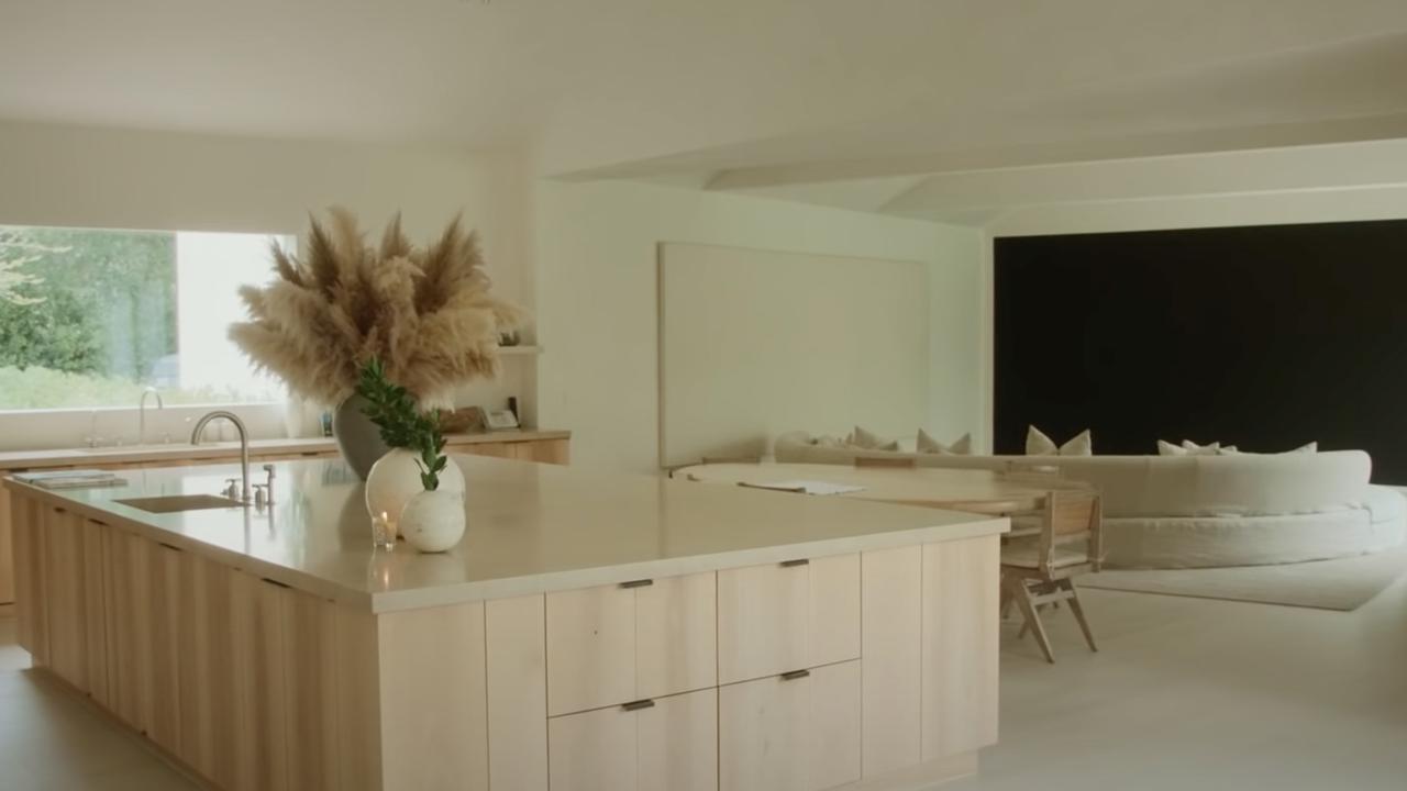 The kitchen is free of clutter. Picture: Vogue/YouTube