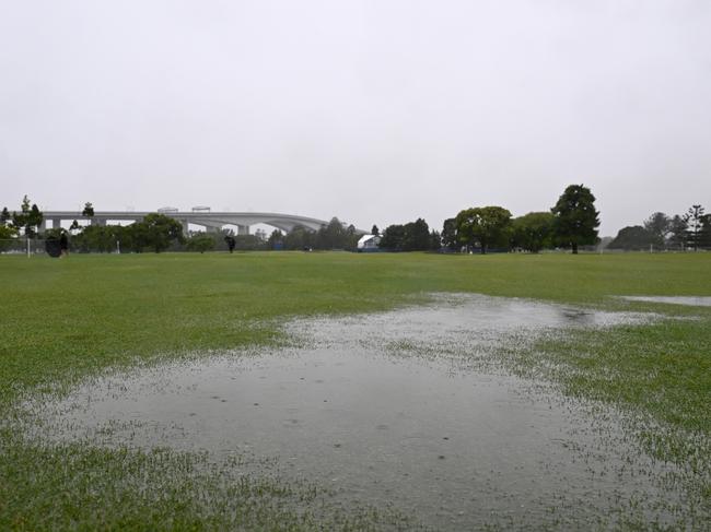 BRISBANE, AUSTRALIA - NOVEMBER 22: Wet weather conditions delay the start of play on day two of the BMW Australian PGA Championship 2025 at Royal Queensland Golf Club on November 22, 2024 in Brisbane, Australia. (Photo by Bradley Kanaris/Getty Images)