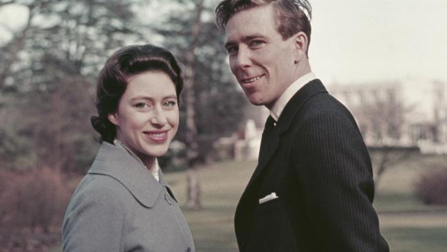 Princess Margaret and Antony Armstrong-Jones announcing their engagement on 27th February 1960. (Photo by Rolls Press/Popperfoto/Getty Images)