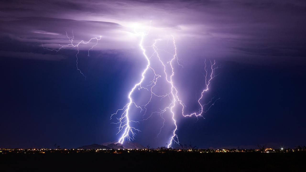 Adelaide weather: Thunderstorm puts on light show over Adelaide | The ...