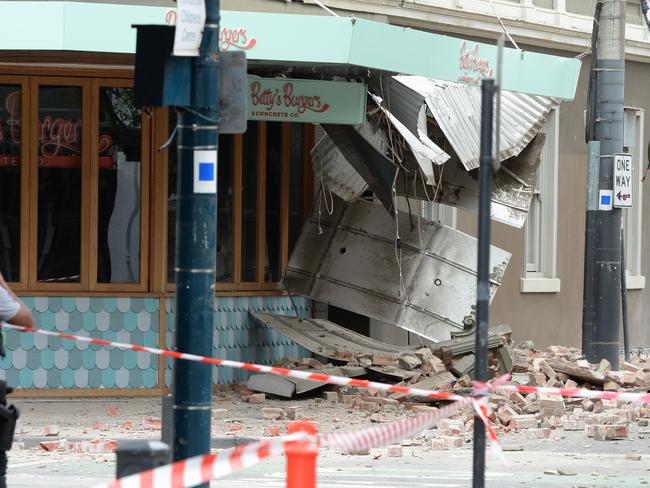 MELBOURNE, AUSTRALIA - NewsWire Photos SEPTEMBER 21, 2021: A damaged building on Chapel Street in Prahran in inner Melbourne after a magnitude 6 earthquake hit the city this morning. Picture: NCA NewsWire / Andrew Henshaw
