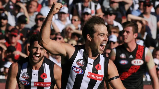 AFL: Round 5 Collingwood v Essendon Steele Sidebottom goal 1st term Picture:Wayne Ludbey