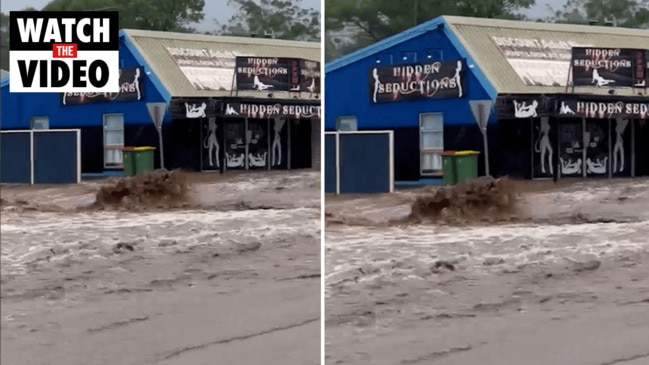 Major flooding at Withcott, near base of Toowoomba Range