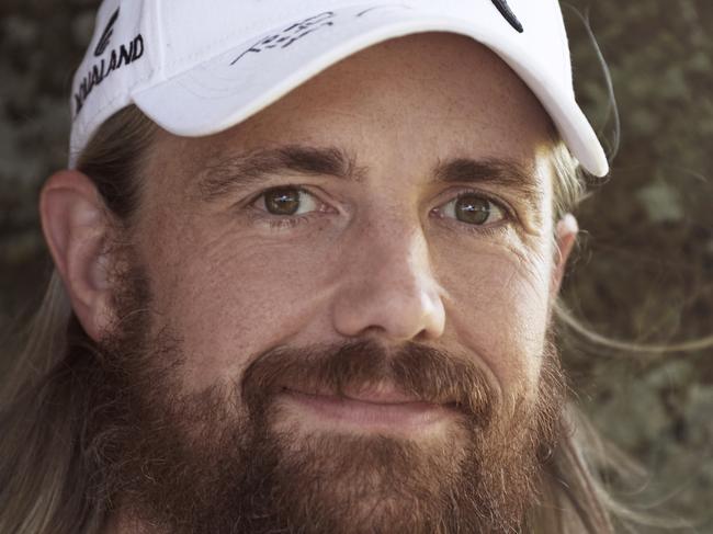 Mike Cannon-Brookes in AGL Energy share raid