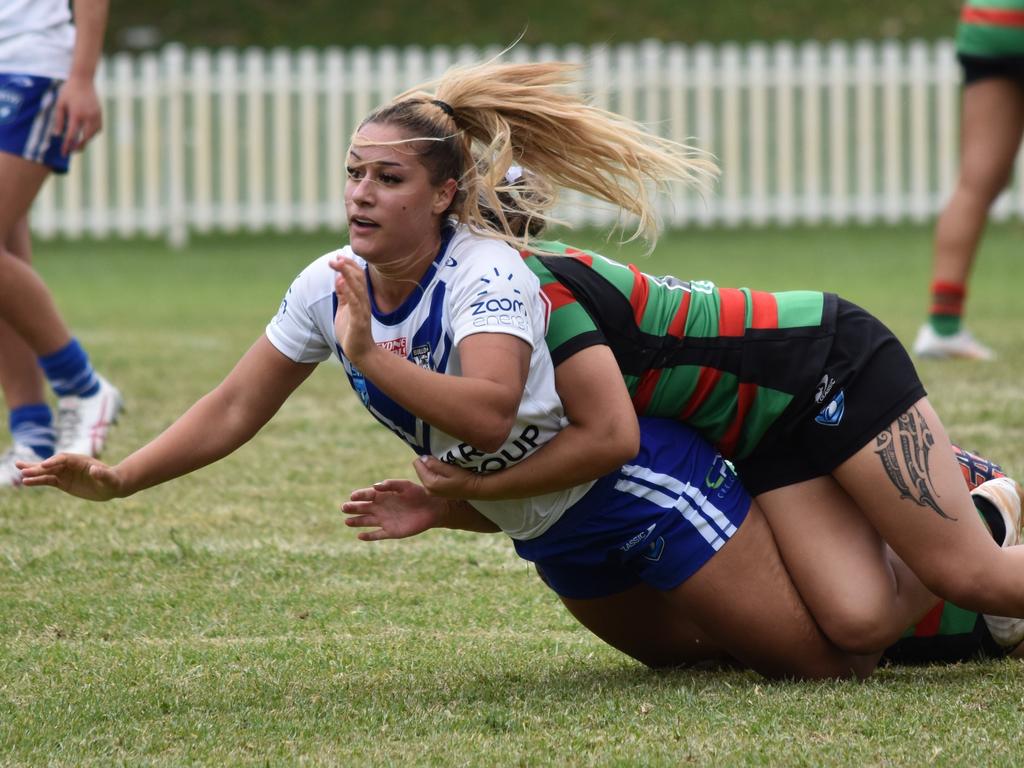 Audrey Nadaya-Harb gets a pass away. Picture: Sean Teuma. Tarsha Gale Cup