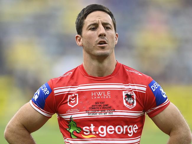 TOWNSVILLE, AUSTRALIA - MAY 13: Ben Hunt of the Dragons warms up before the start of the round 11 NRL match between North Queensland Cowboys and St George Illawarra Dragons at Qld Country Bank Stadium on May 13, 2023 in Townsville, Australia. (Photo by Ian Hitchcock/Getty Images)