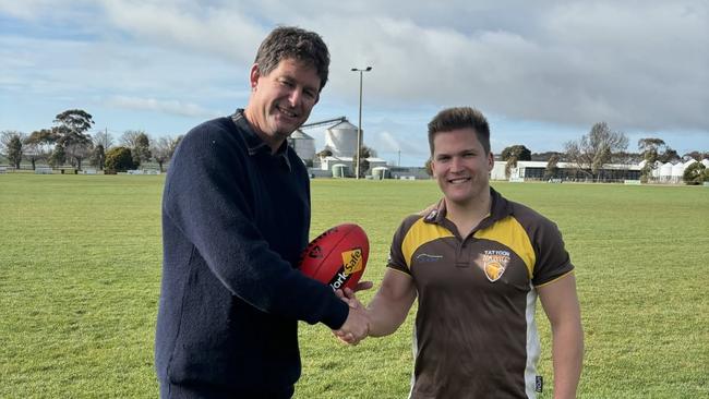 Andy Challis (right) is the new coach at Tatyoon. Picture: Tatyoon Football Netball Club.