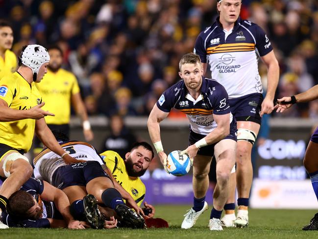 Ryan Lonergan passes during the Burmbies’ win. Picture: Getty Images