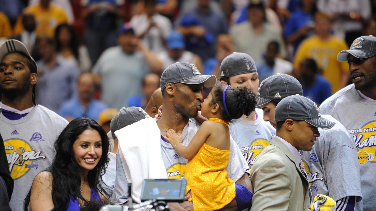 Derek Jeter focuses on Kobe Bryant's life off the court in remembrance