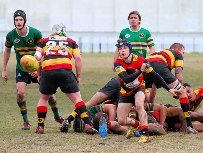 The Hornsby Lions make a break against Avoca Beach Sharks.