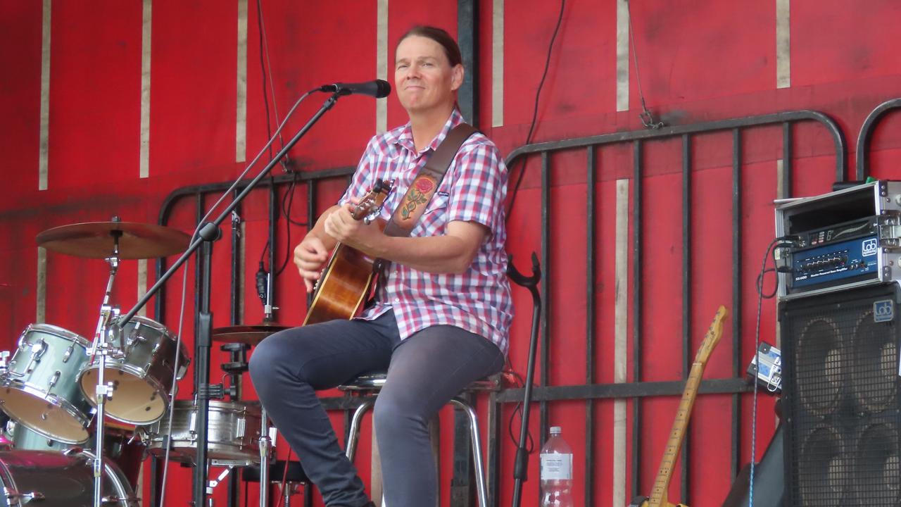 Amos at ‘Dinner Under the Stars’ by the Kingaroy Men’s Shed.