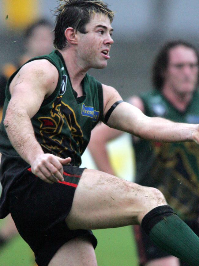 A young Ian Callinan playing for Tasmania in the VFL.