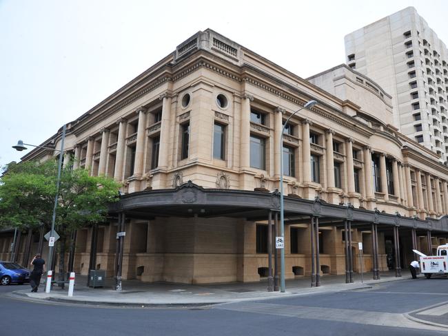 1/1/14 District Court.  Adelaide Court Exteriors. (Roger Wyman)