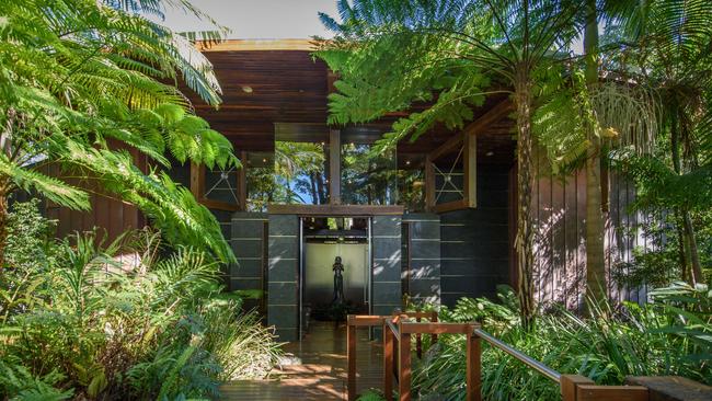 Entrance to the spa at Gwinganna.