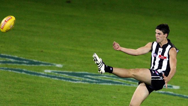 Scott Pendlebury kicks his first AFL goal.