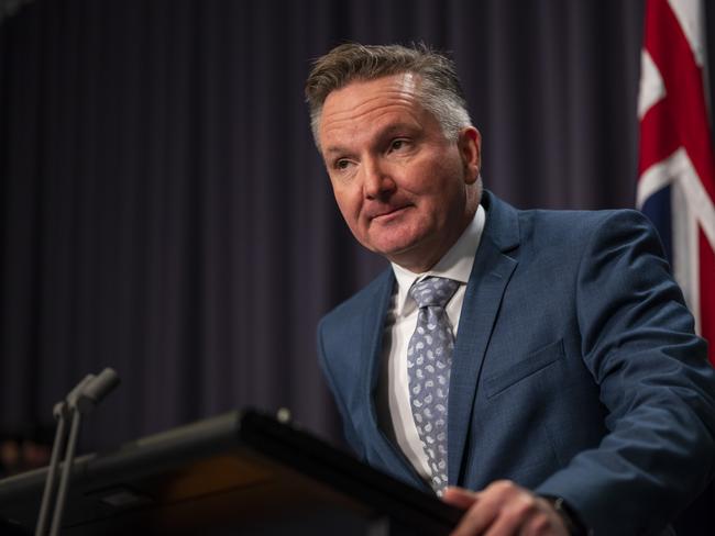 Mr Bowen says the federal government will take its short-term emissions reduction target to the United Nations. Picture: NCA NewsWire / Martin Ollman